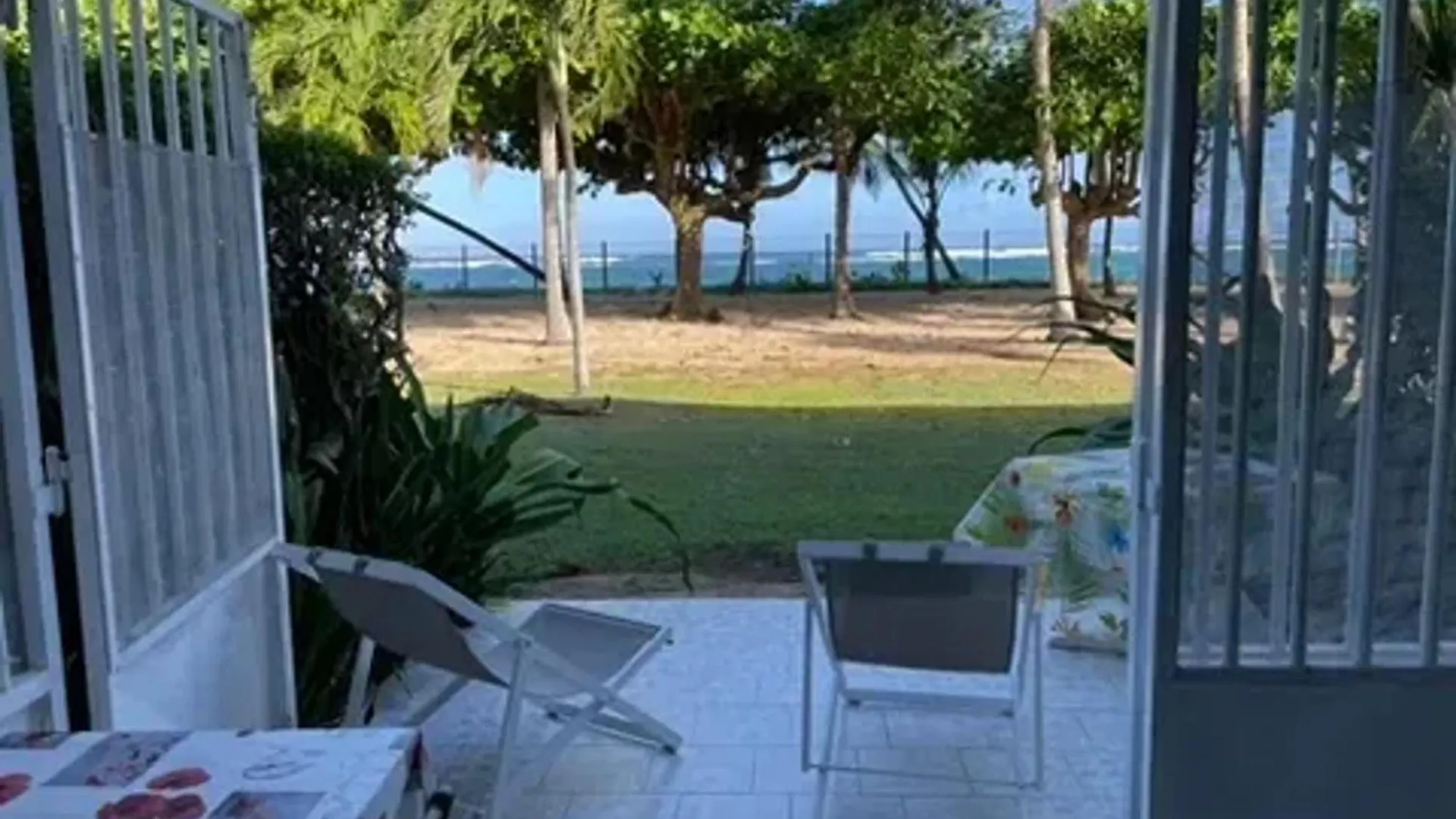 Charmant Studio Avec Vue Sur Mer Au Moule 20 M² + Terrasse location